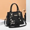 Taizhou women's bag large-capacity handbag women's bag new women's bag texture shoulder bag mom bag one piece wholesale